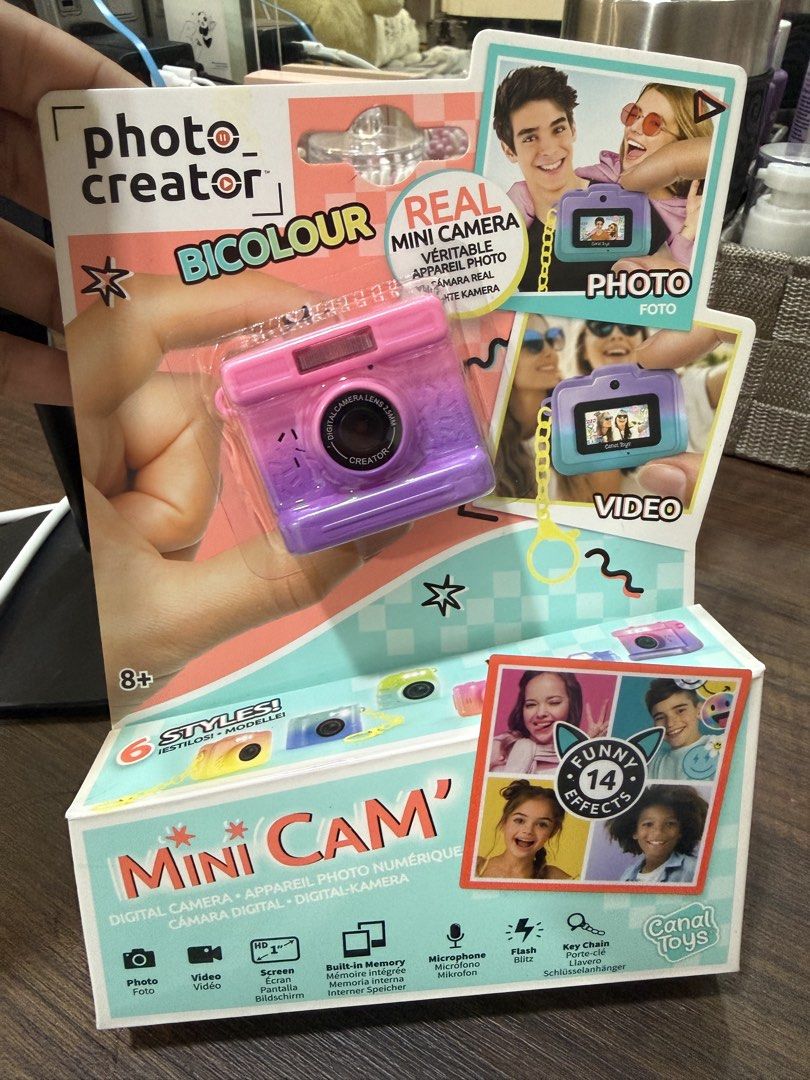 Mini camera (Category: Cameras) located in Singapore. Submitted by Winnie18 (Listing ID 1441619240, Image 1). Description: Does not include memory card. This is a mini camera for children to take photos. Photos can store in the memory card .