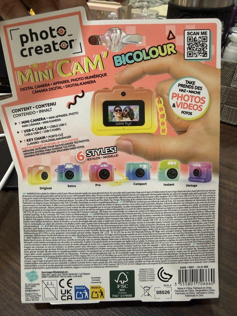 Mini camera (Category: Cameras) located in Singapore. Submitted by Winnie18 (Listing ID 1441619240, Image 2). Description: Does not include memory card. This is a mini camera for children to take photos. Photos can store in the memory card .