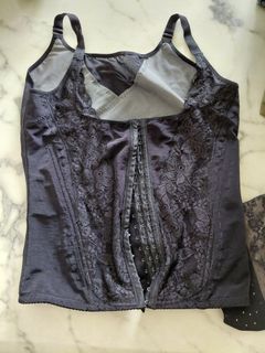 (Category: ) located in . Submitted by belle_online_boutique (Listing ID 1441760371, Image 1). Description: .