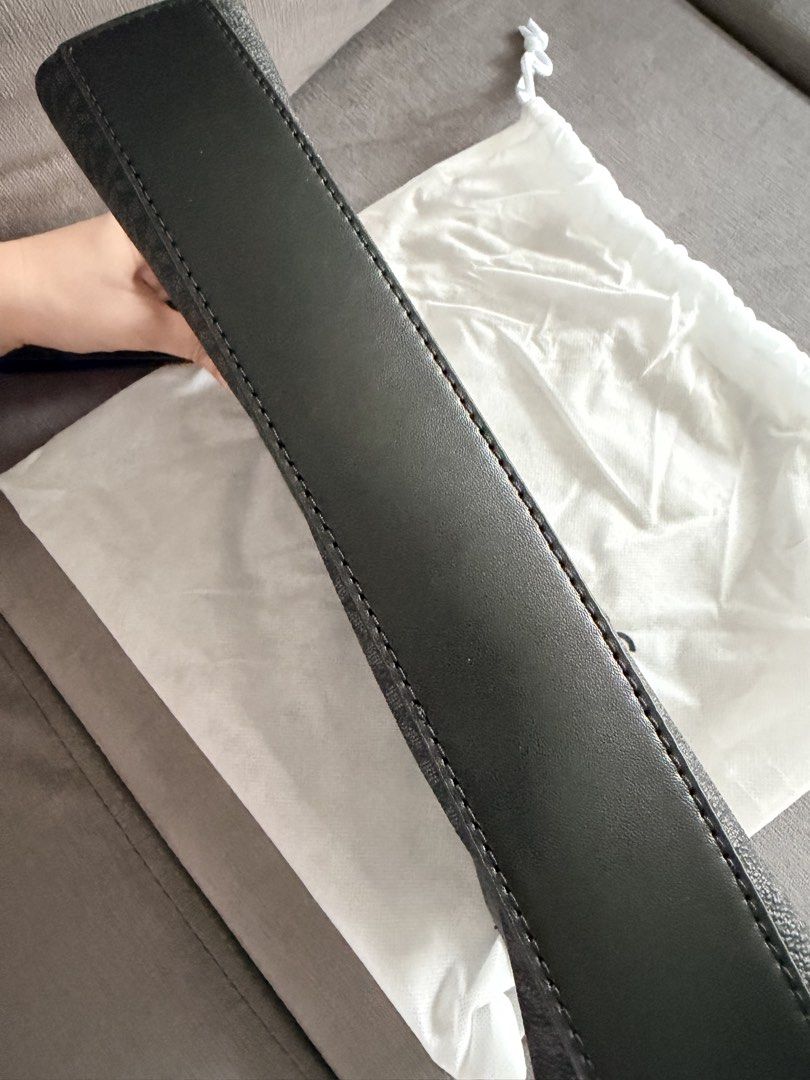 MK clutch bag (Category: Luxury Bags & Wallets) located in Manila. Submitted by angela.star (Listing ID 1441641754, Image 3). Description: Brand new condition 100% original Bought in Japan With dustbag .