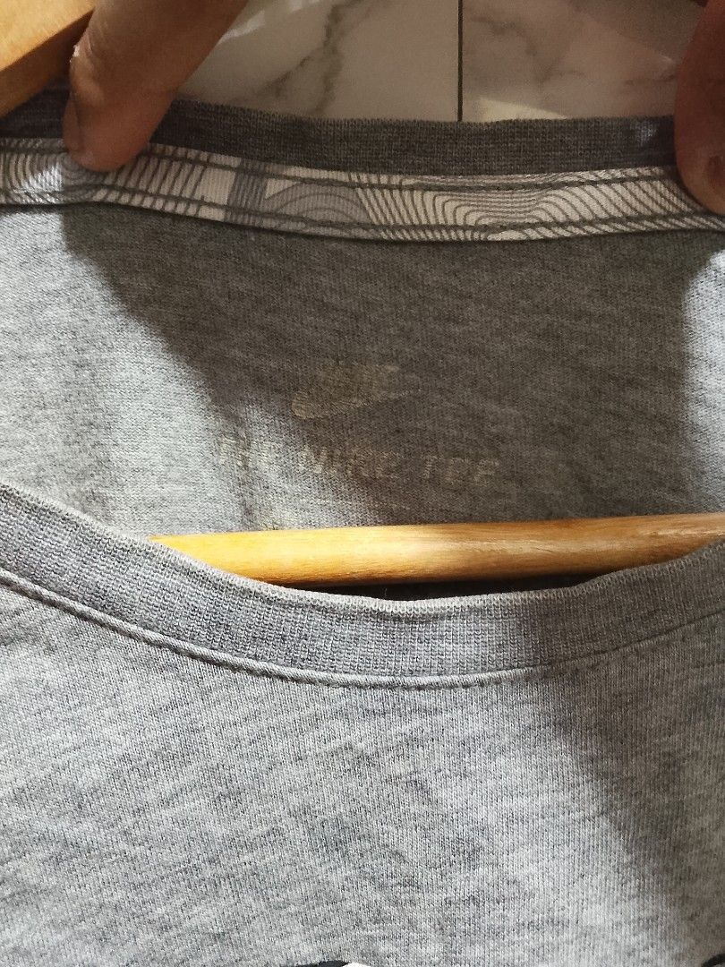 Nike Air T-Shirt (Category: Tshirts & Polo Shirts ) located in Paranaque City. Submitted by lanceee.999 (Listing ID 1441769218, Image 2). Description: Size: M Dimes: W20.5 L28 Legit/Authentic No Issue Good Condition.
