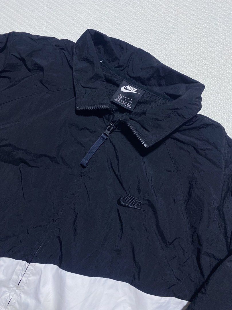 Nike big swoosh windbreaker (Category: Sets & Coordinates) located in Bayambang. Submitted by jay_mer (Listing ID 1441605354, Image 3). Description: Nike big swoosh windbreaker Issue nasa pic.