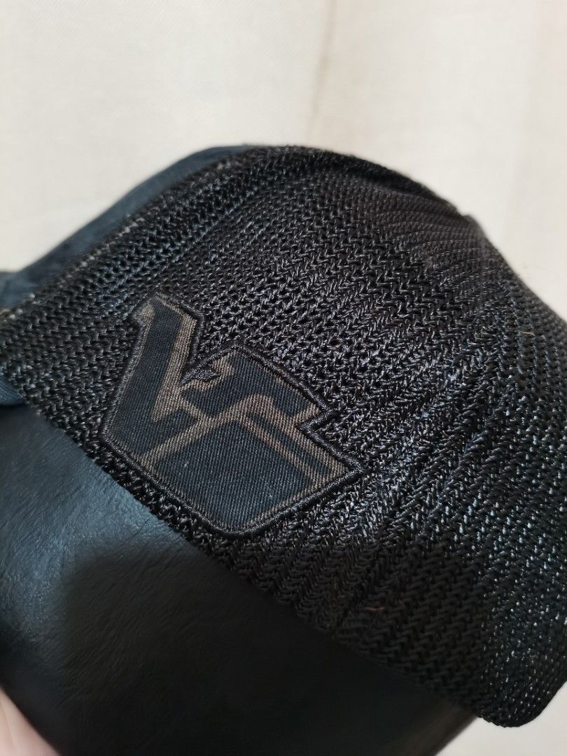 Nike Fitted Cap L/XL (Category: Caps & Hats) located in Indang. Submitted by capitenyo (Listing ID 1441622413, Image 2). Description: Nike Fitted Cap Size - Large to XL Materials - Nylon, Spandex, Cotton Color rate - 9/10 Condition - No issues or any damages.