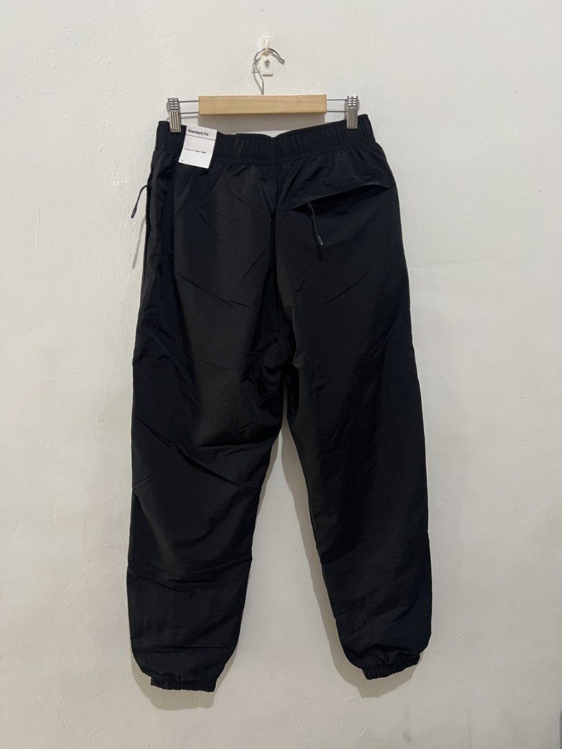 Nike Pants (Category: Joggers) located in Bacoor. Submitted by basicthrift (Listing ID 1441588650, Image 2). Description: Brand new with plastic M on tag can fit up to L Pm for more info.