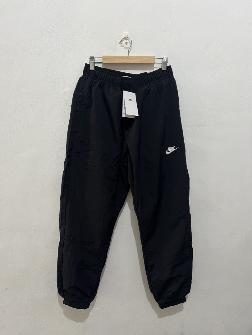 Nike Pants (Category: Joggers) located in Bacoor. Submitted by basicthrift (Listing ID 1441588650, Image 1). Description: Brand new with plastic M on tag can fit up to L Pm for more info.
