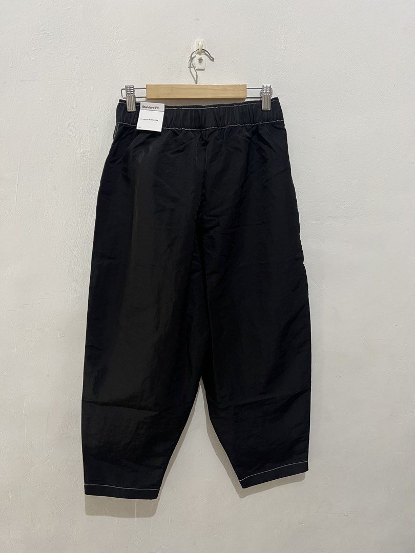 Nike Pants (Category: Joggers) located in Bacoor. Submitted by basicthrift (Listing ID 1441588796, Image 2). Description: Brand new with plastic Small on tag Pm for more info.