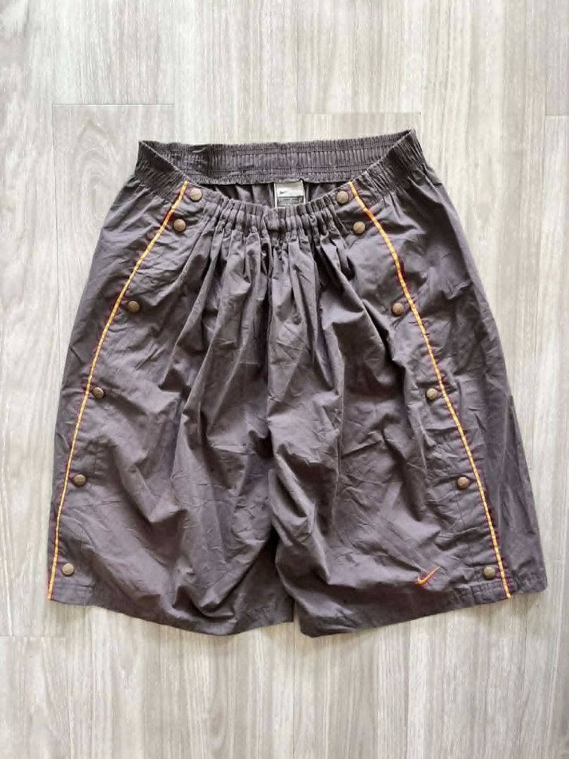 Nike Tearaway Snap Button Shorts (Category: Shorts) located in Caloocan City. Submitted by archive404 (Listing ID 1441593102, Image 1). Description: Nike Tearaway Snap Button Shorts 🔥 • Width: 29 stretchable up to 34 • Thigh: 14.5 • Length: 23 • Hem/Leg Opening: 13 • Issue: sign of usage • Item are Off/Legit 🏷️ 199 + SF 📸 Photos may vary due to lighting ♻️ Please manage expectations — all items are thrifted/preloved 📍 Camarin, Caloocan City �