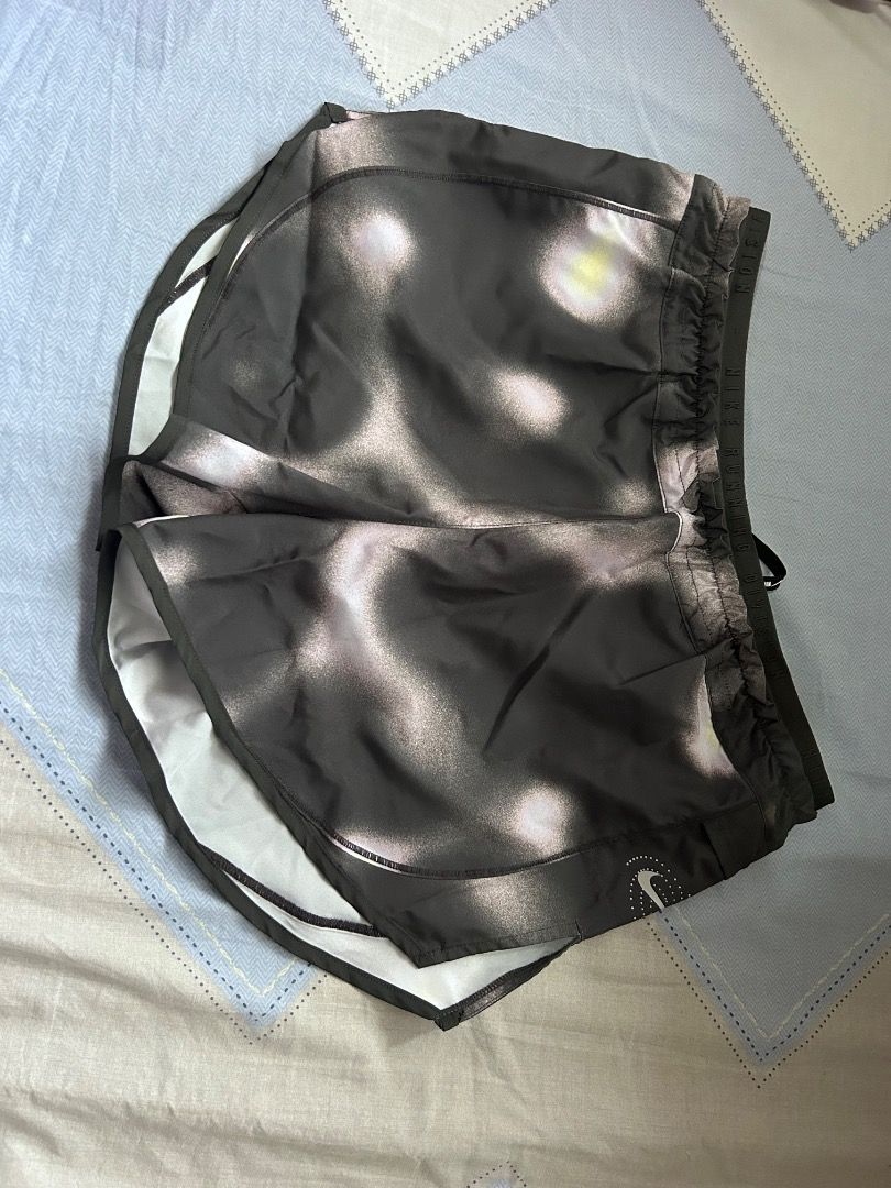 Nike Tempo Luxe Running Shorts (Category: Activewear) located in Quezon City. Submitted by carlaxmarie (Listing ID 1441730273, Image 1). Description: - Lightweight and quick-drying printed shorts - Built-in shorts for stretchy coverage - Convenient pockets for storage - Nike Dri-FIT technology for dryness and comfort - Elastic waistband with drawstring for a secure fit - Smooth outer woven fabric.