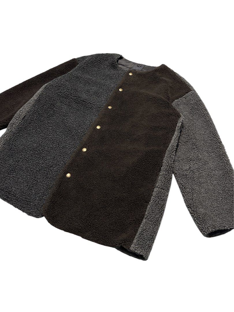 Nénet Colorblock Boa Fleece (Category: Coats, Jackets and Outerwear) located in Cagayan de Oro. Submitted by thatsdopethrift (Listing ID 1441697729, Image 2). Description: Authentic Nenet colorblock boa fleece jacket. Features a high-quality textured patchwork design in charcoal gray and dark brown panels. Comfortable collarless construction with heavy-duty front snap buttons. Perfect statement piece for casual layerings, street fashion, or cold 