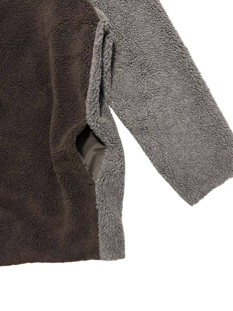 Nénet Colorblock Boa Fleece (Category: Coats, Jackets and Outerwear) located in Cagayan de Oro. Submitted by thatsdopethrift (Listing ID 1441697729, Image 3). Description: Authentic Nenet colorblock boa fleece jacket. Features a high-quality textured patchwork design in charcoal gray and dark brown panels. Comfortable collarless construction with heavy-duty front snap buttons. Perfect statement piece for casual layerings, street fashion, or cold 