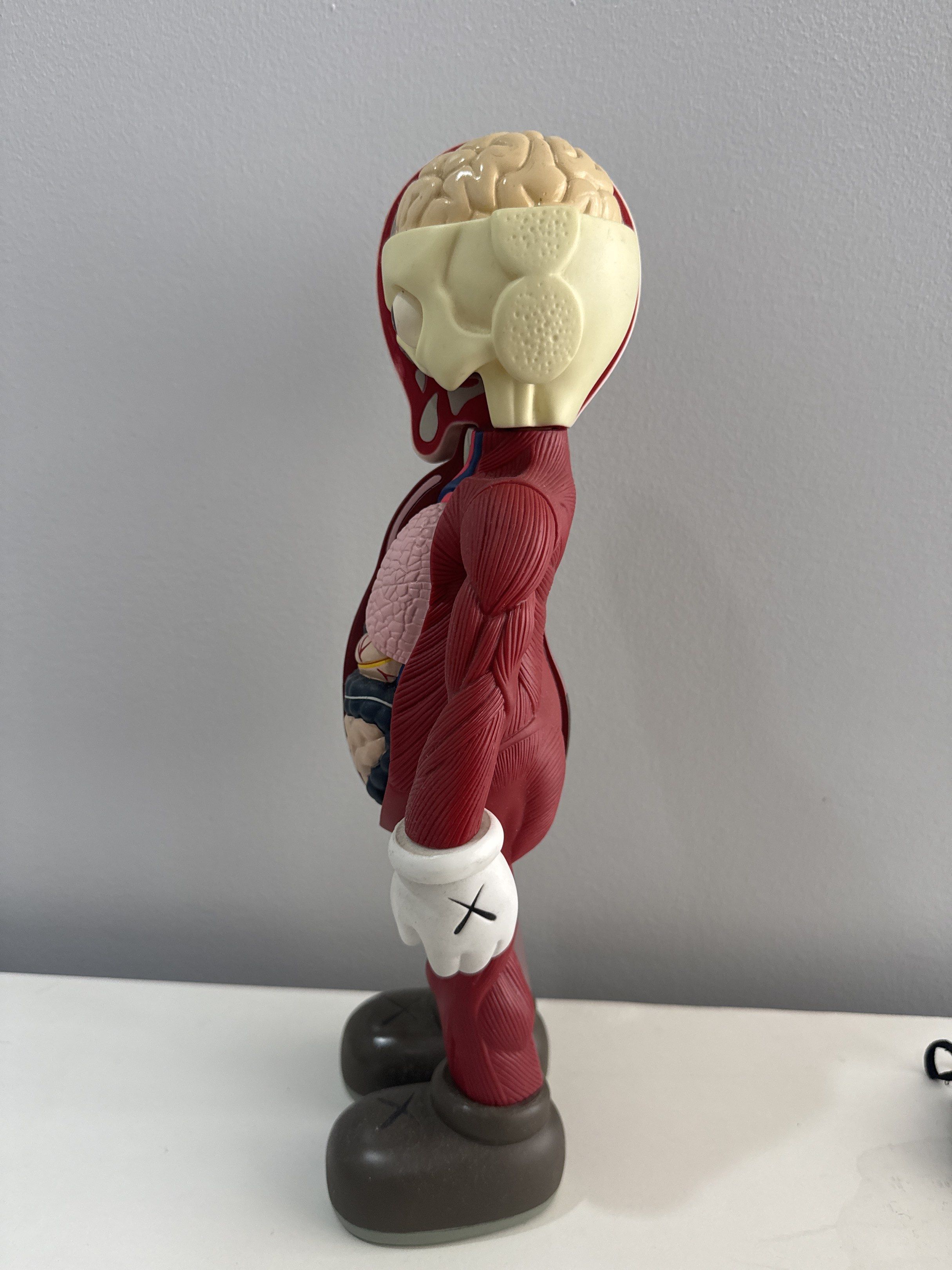 Oem KAWS Companion (Dissected) Figure (Category: Figurines & Statues) located in Quezon City. Submitted by crazyadventurer (Listing ID 1441618625, Image 2). Description: Oem Kaws Figure movable arms Php1500 QC area, can do lalamove to be shouldered by buyer.
