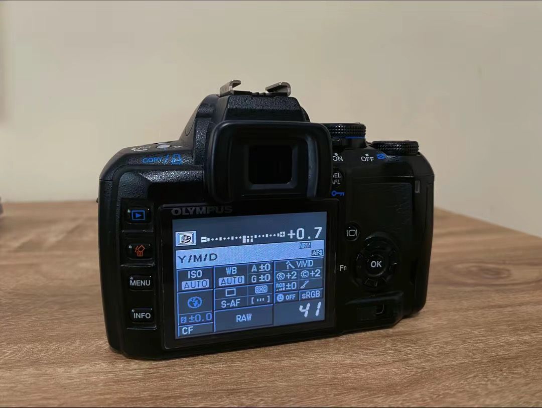 Olympus E-420 Digital Camera with Zuiko Digital 14-45mm Lens (Category: Cameras) located in Caloocan City. Submitted by anniewith_ie (Listing ID 1441758862, Image 3). Description: ✅ Functionality: 10/10 ✅ Physical Condition: 10/10 ✅ No Issues – Excellent Condition 📷 Specifications: • 10 Megapixel Live MOS Sensor • Olympus Zuiko Digital 14-45mm Lens • Four Thirds interchangeable lens system • 2.7" LCD with Live View • ISO 100–1600 • Continuous sh