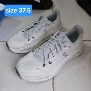 (Category: ) located in . Submitted by melkibendangmelki35734 (Listing ID 1441739834, Image 1). Description: .