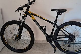 (Category: ) located in . Submitted by soldout_singapore (Listing ID 1441680055, Image 1). Description: .