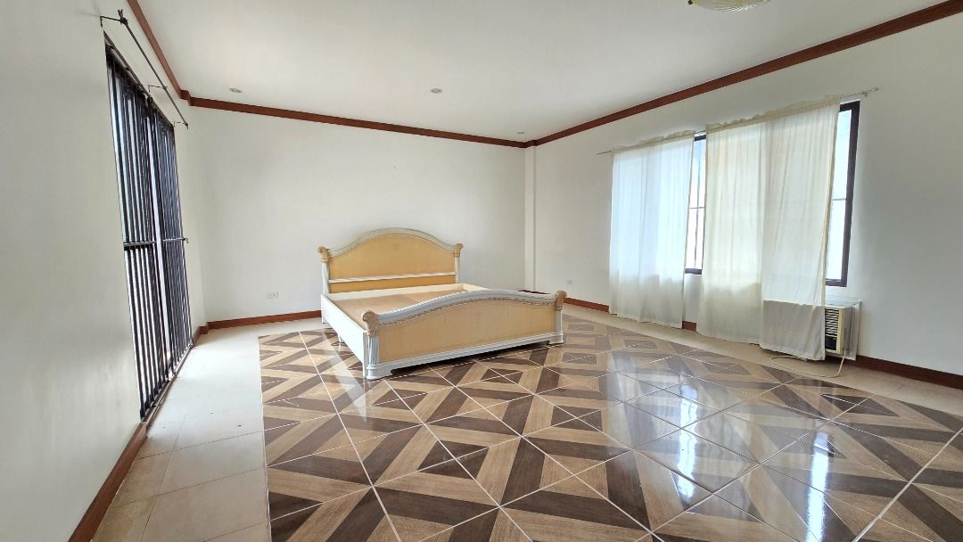 Ponderosa Leisure Farms House and Lot 750sqm. Tagaytay-Silang Sta. Rosa Road (Category: House & Lot) located in Tagaytay City. Submitted by nuestrojp (Listing ID 1441613964, Image 3). Description: -Titled Property -750 sqm. Lot Area -400 sqm. Floor area more or less -4 Bedrooms 1 Maids room -with Big garden -along Monterey St. -subdivision entrance along Tagaytay Sta. Rosa Road .
