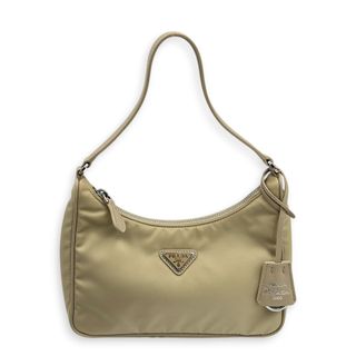 (Category: ) located in . Submitted by carousellluxury (Listing ID 1441664732, Image 1). Description: .