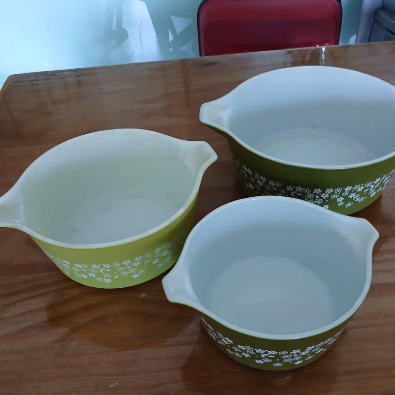 Pyrex Green Floral Mixing Bowls Set of 3