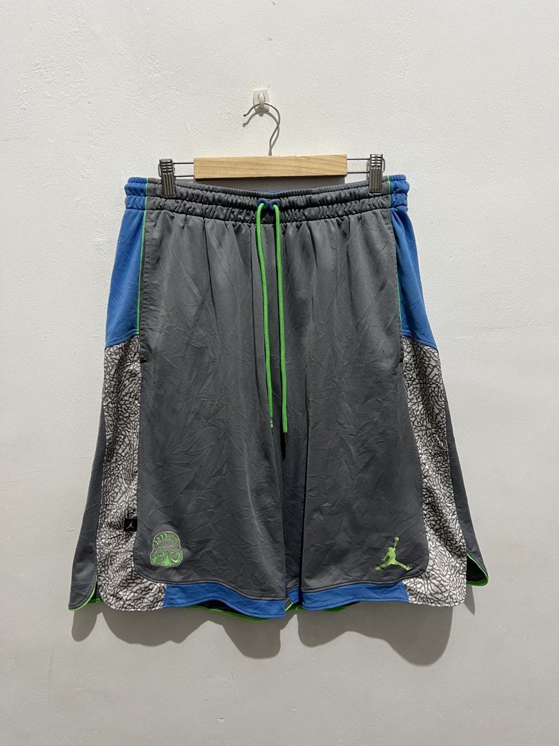 Rare Overall Jordan Brooklyn Bridge (Category: Activewear) located in Bacoor. Submitted by basicthrift (Listing ID 1441588188, Image 2). Description: Excellent condition Almost bnew pareho Overall up size m on tag can fit up to XL down size L .