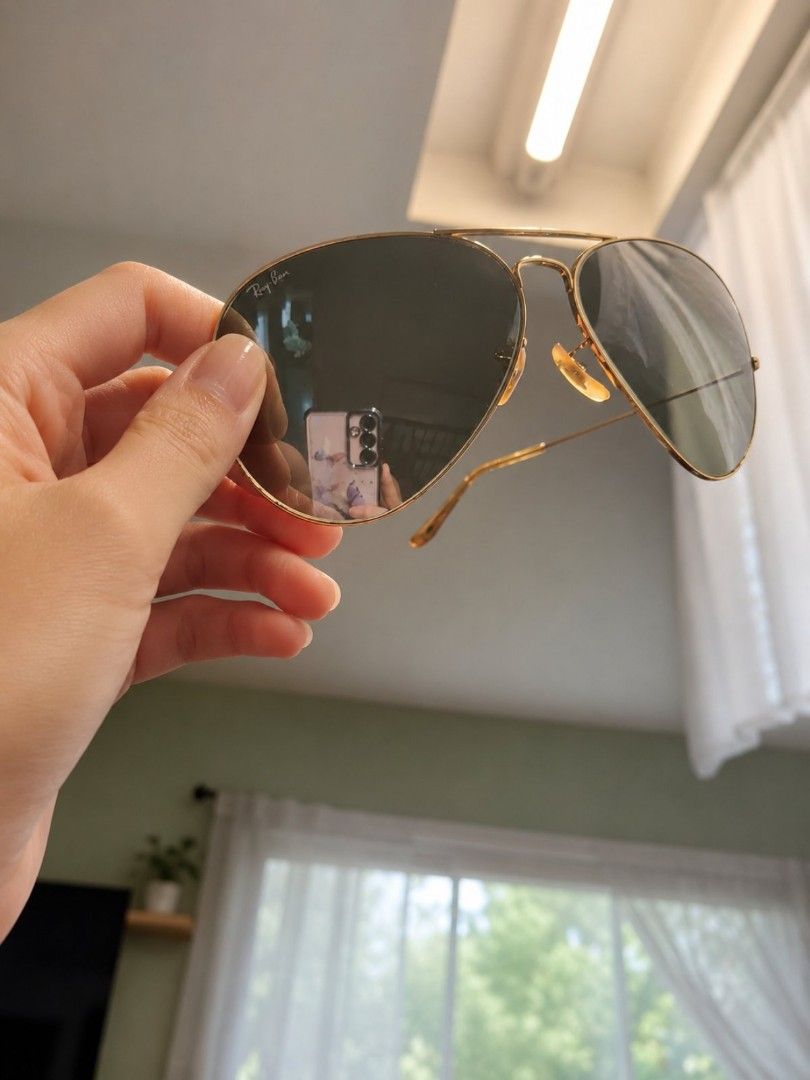 Rare vintage Ray-Ban Gold Aviator (Category: Sunglasses & Eyewear) located in Angono. Submitted by mel8704 (Listing ID 1441700517, Image 1). Description: model: RB3025 collectible, rare, super nice, elegant few signs of usage since this is vintage already project 4 QC pickup /meetup 🌹No casing included.