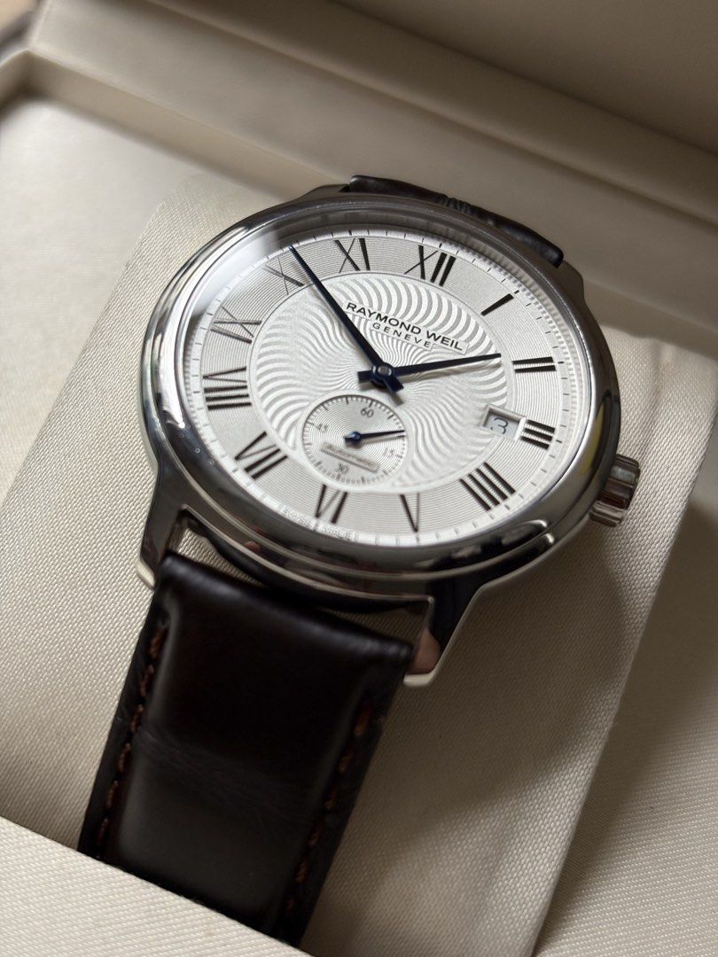 Raymond Weil Maestro 2238 ST 00659 (Category: Women's Watches) located in Manila. Submitted by parkabduljonathan (Listing ID 1440501578, Image 3). Description: Raymond Weil Maestro 2238 ST 00659 39.5mm case 20mm lug width Caliber RW4250 movement Watch and replacement strap and box only Original deployant Tondo area Last price posted.