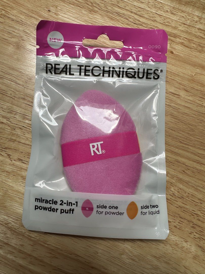 Real Technique Miracle 2-in-1 Powder Puff (Category: Makeup) located in Cebu City. Submitted by cebucitybased (Listing ID 1441641589, Image 1). Description: Brand New Sealed Real Technique Miracle 2-in-1 Powder Puff.