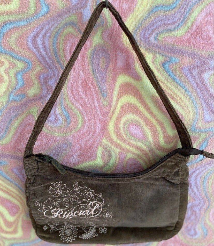 Ripcurl Brown Corduroy Shoulder Bag with Embroidery (Category: Shoulder Bags) located in Muntinlupa City. Submitted by hollieberrygirl (Listing ID 1441645236, Image 1). Description: Ripcurl Brown Embroidered Kili Shoulder Bag Purchased in Australia Approx measurements L 9 x W 1.5 x H 5 inches P595 SF c/o buyer NO RETURN NO EXCHANGE.