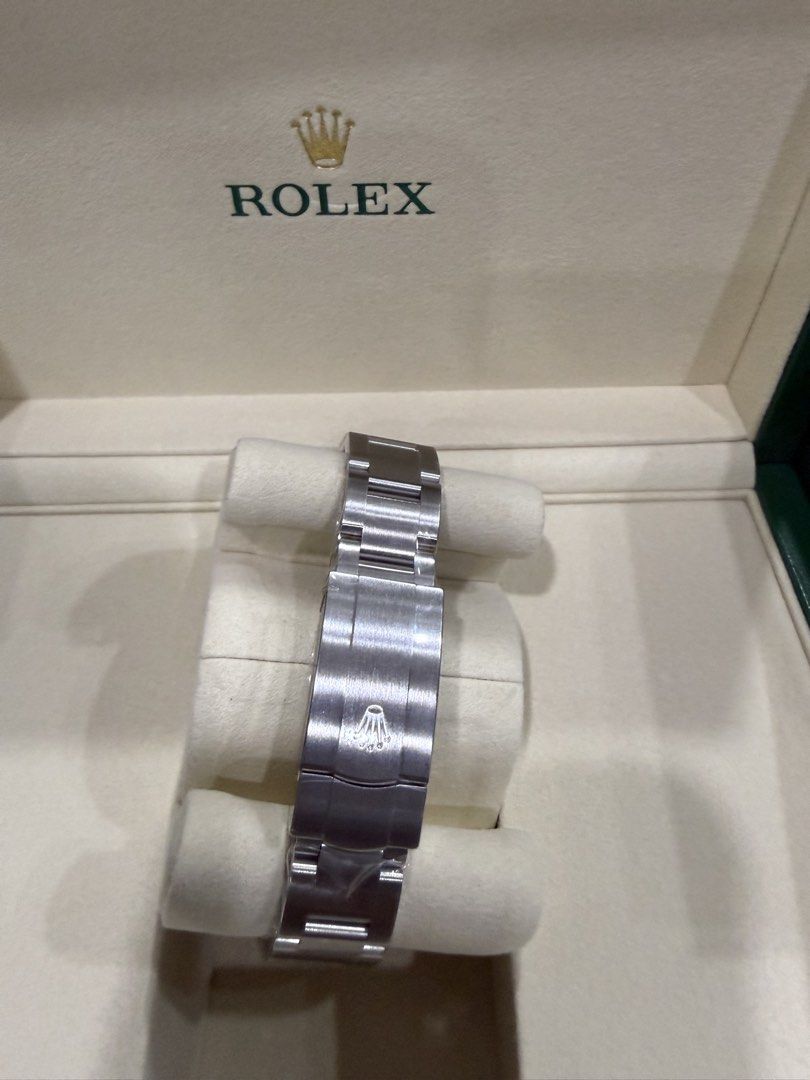 Rolex Oyster Perpetual 34mm (Category: Luxury Watches) located in Pasig City. Submitted by 7117blo (Listing ID 1441734678, Image 3). Description: Brand New. Guaranteed Authentic. Bought from Authorized dealer. Purchased this year only. No issues. Viewing and pick up at St Ignatius Village, QC only. Serious buyers. No trade. Please check prices and market availability before negotiating since this is already reasonably priced. .