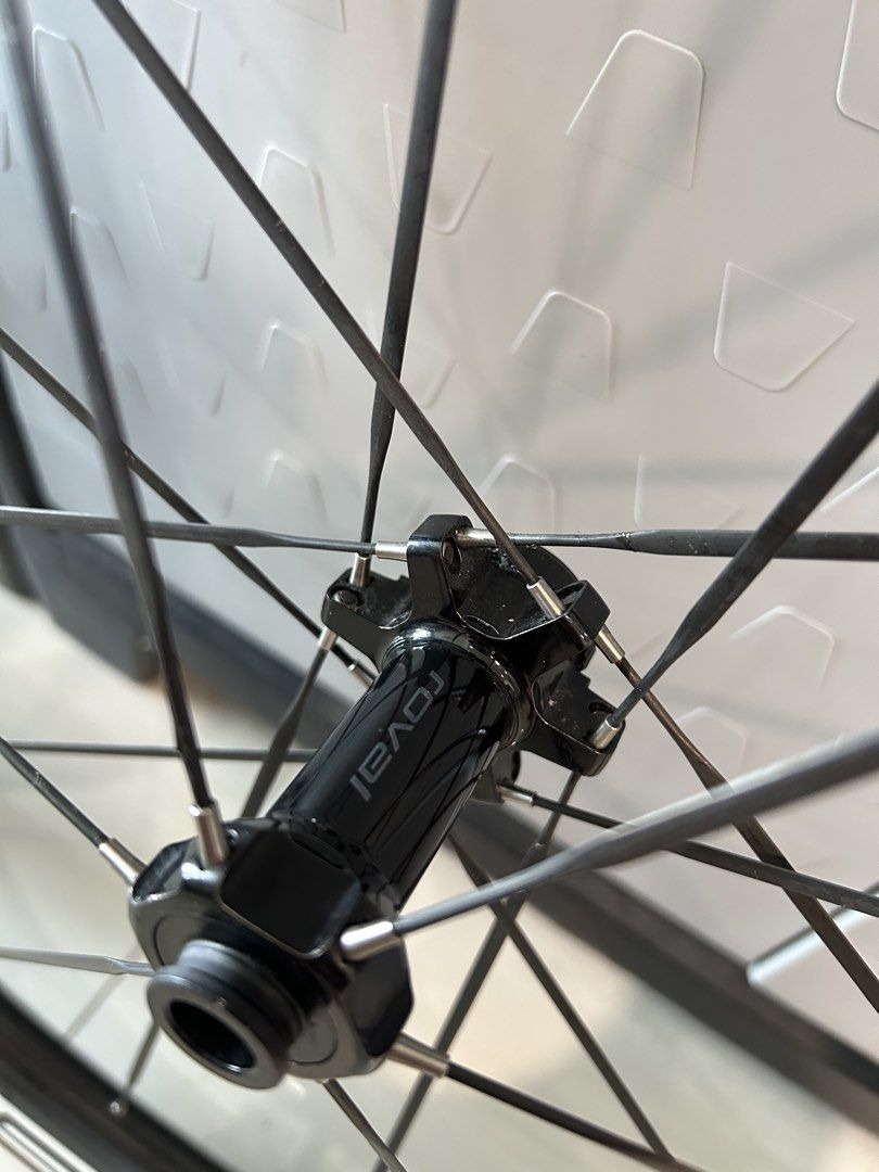 Roval CLX Sprint Disc Carbon Wheelset (Category: Parts & Accessories) located in Singapore. Submitted by whitearrows (Listing ID 1441635311, Image 3). Description: Shimano freehub For disc brake Only a few months old In very good condition Tyres are not included.