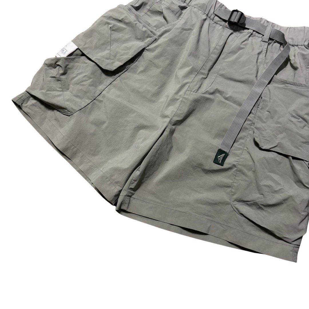 Sense Inspired By Life Multi Pocket Cargo Shorts (Category: Shorts) located in Muntinlupa City. Submitted by rtyfck (Listing ID 1441646616, Image 3). Description: Sense Inspired By Life Multi Pocket Cargo Shorts Details : •Width/Waist : 14(28)-16(32) •Full Length : 18.5 •Front Rise : 14 •Inseam : 5.5 •Leg Opening : 13 •Size : S •Issue : none •Condition : Like New.