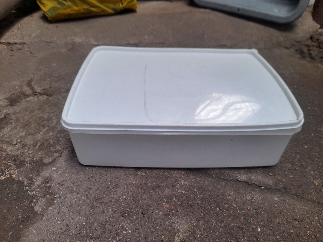Plastic Storage Containers with Lids (Category: Storage Boxes & Baskets) located in Valenzuela. Submitted by newbear.425b6e (Listing ID 1441626796, Image 3). Description: plastic storage containers (2 blue, 2 green) with lids. - Includes 1 white rectangular container with lid. - Includes 1 grey bin. - Ideal for organizing your kitchen or pantry. - Minor scuffs from storage. -surplus po 50 each nlng po..