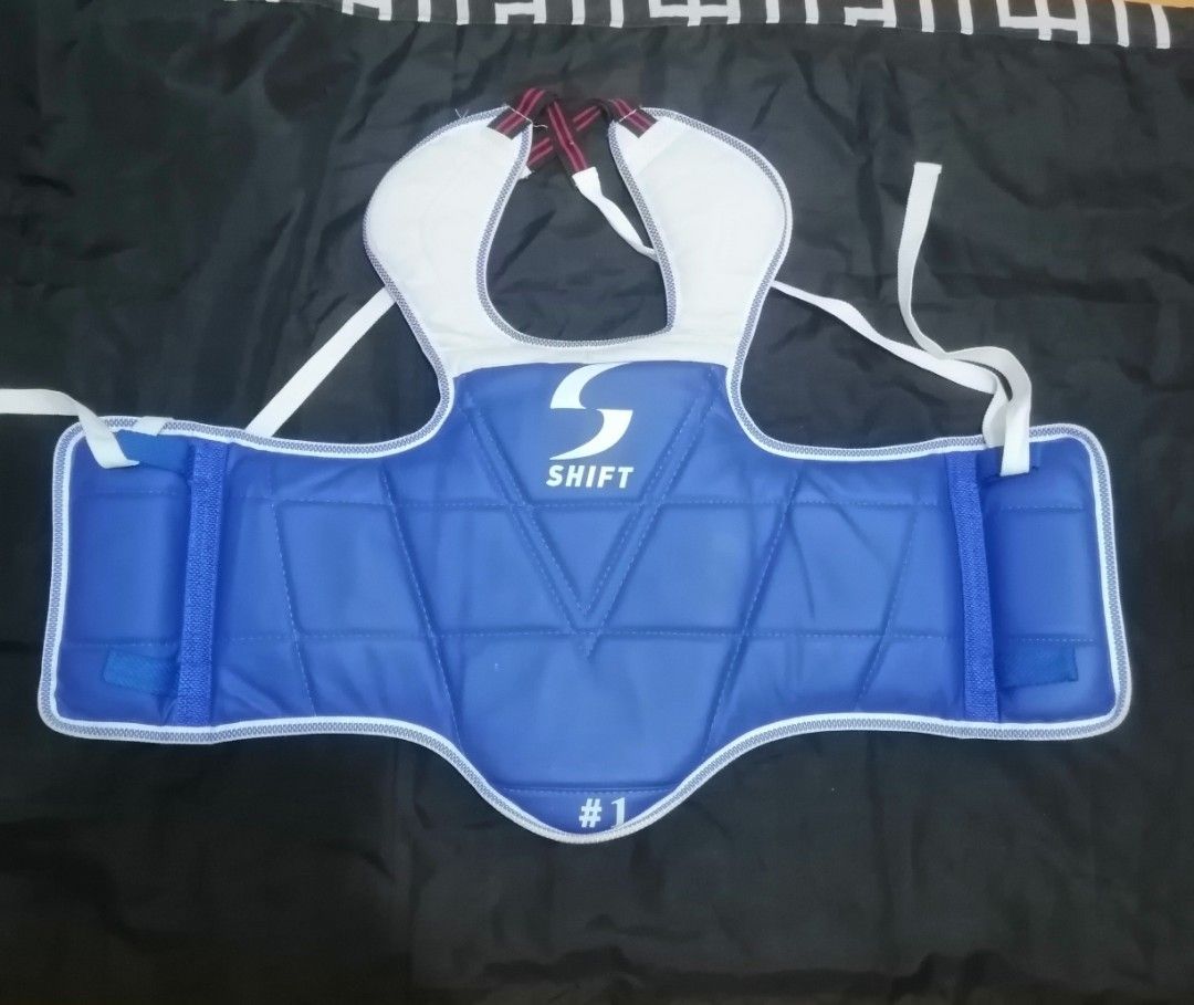 Shift taekwondo armor gear size 1 (Category: Combat Sports) located in Caloocan City. Submitted by anthriftdepot (Listing ID 1441396501, Image 1). Description: Size 1 Dual color (red, blue) Excellent condition See photo for reference North Caloocan area.