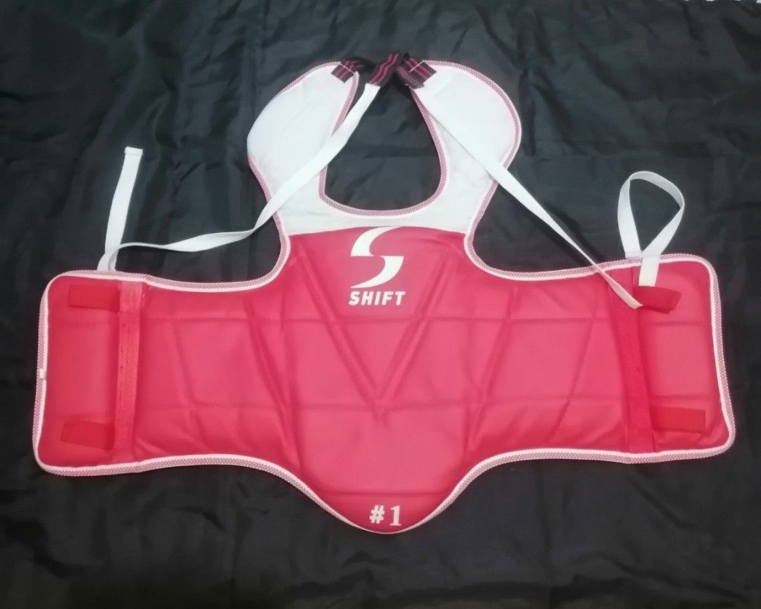 Shift taekwondo armor gear size 1 (Category: Combat Sports) located in Caloocan City. Submitted by anthriftdepot (Listing ID 1441396501, Image 2). Description: Size 1 Dual color (red, blue) Excellent condition See photo for reference North Caloocan area.