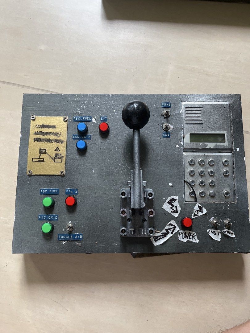 Spaceship console prop471842805609943041