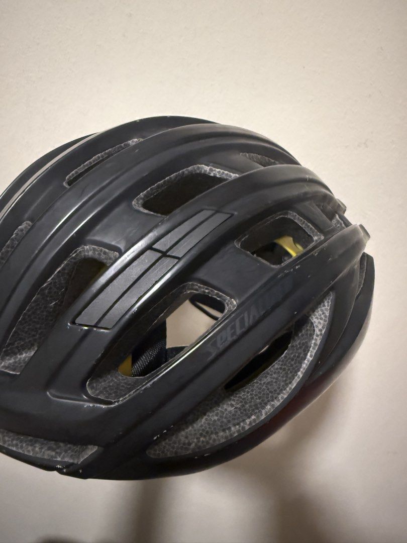 Specialized Propero 3 MIPS Cycling Helmet - Small (Category: Parts & Accessories) located in Singapore. Submitted by ellsel99 (Listing ID 1441746449, Image 1). Description: - Specialized Propero III MIPS Cycling Helmet - Size: Asia Small - Color: Black - Manufacture Date: December 2020 - Features: MIPS technology for enhanced safety, ANGi sensor included - Perfect for: Road cycling.