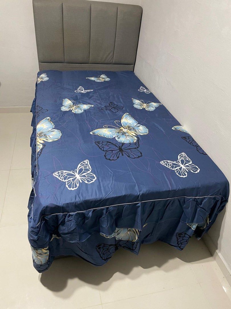 Super Single Bed Frame & Mattress (Category: Bed Frames & Mattresses) located in Singapore. Submitted by nuk0_ (Listing ID 1441739756, Image 1). Description: - Self collect only - Super Single bed frame - Super Single mattress - Mattress: 8 inch, 107 cm x 190 cm - Frame: 14 inch.