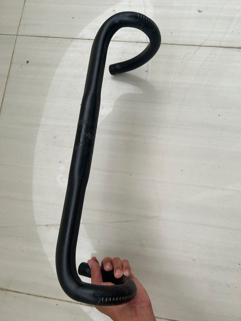 S-Works Shallow Bend Carbon Handlebar (Category: Parts & Accessories) located in Singapore. Submitted by whitearrows (Listing ID 1441643231, Image 3). Description: 44cm In good condition. No dents or cracks.