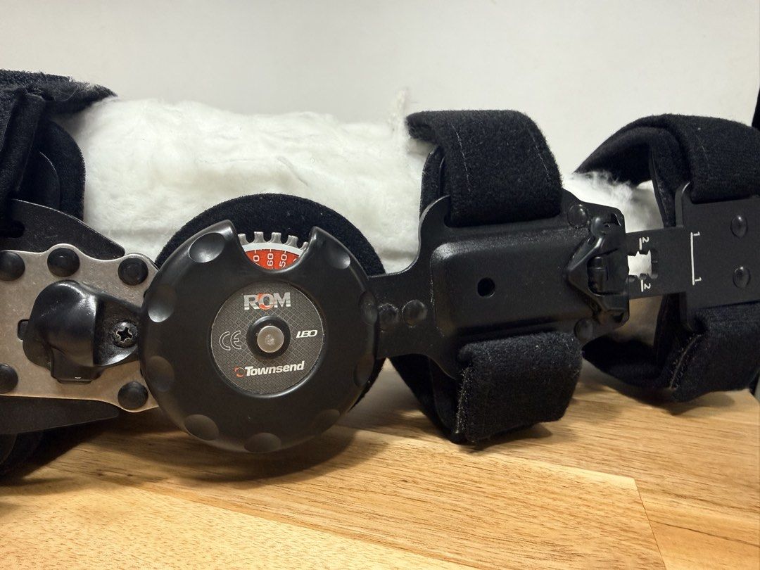 THUASNE ROM-LBO (Hinged Elbow Immobilization Brace) (Single-Dial Right) (Category: Braces, Support & Protection) located in Bacoor. Submitted by wiseflower.a5d862 (Listing ID 1441738414, Image 2). Description: - Townsend Design ROM elbow brace - Adjustable hinges for range of motion control - Secure straps for comfortable fit - Ideal for elbow support and rehabilitation - In good, pre-owned condition - Made in USA by Townsend Design.