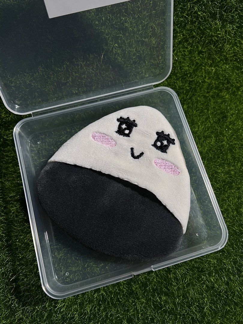 Tillo Onigiri Fluff Puff XL (Category: Makeup) located in Balanga. Submitted by syryll_ae (Listing ID 1441655388, Image 2). Description: decluttering. i bought tillo brushes with this power puff but i never used it because it’s too big. do not use my photo, thank you! 📍Samal, Bataan.