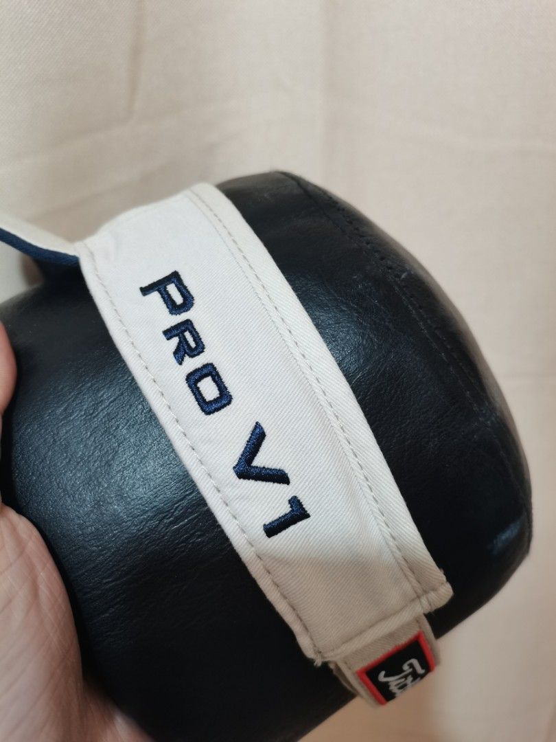 Titlelist running cap (Category: Caps & Hats) located in Indang. Submitted by capitenyo (Listing ID 1441624199, Image 2). Description: Original Titlelist running / sports cap Size - One size fit most Materials - Nylon, Cotton Condition - No issues or any damages.