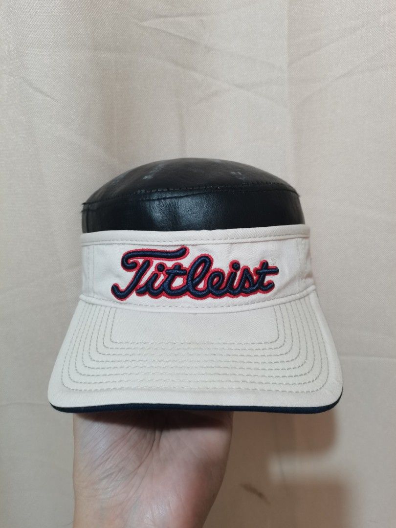 Titlelist running cap (Category: Caps & Hats) located in Indang. Submitted by capitenyo (Listing ID 1441624199, Image 1). Description: Original Titlelist running / sports cap Size - One size fit most Materials - Nylon, Cotton Condition - No issues or any damages.