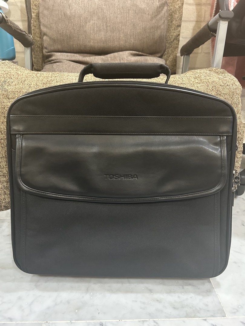 Toshiba Black Laptop Bag Briefcase