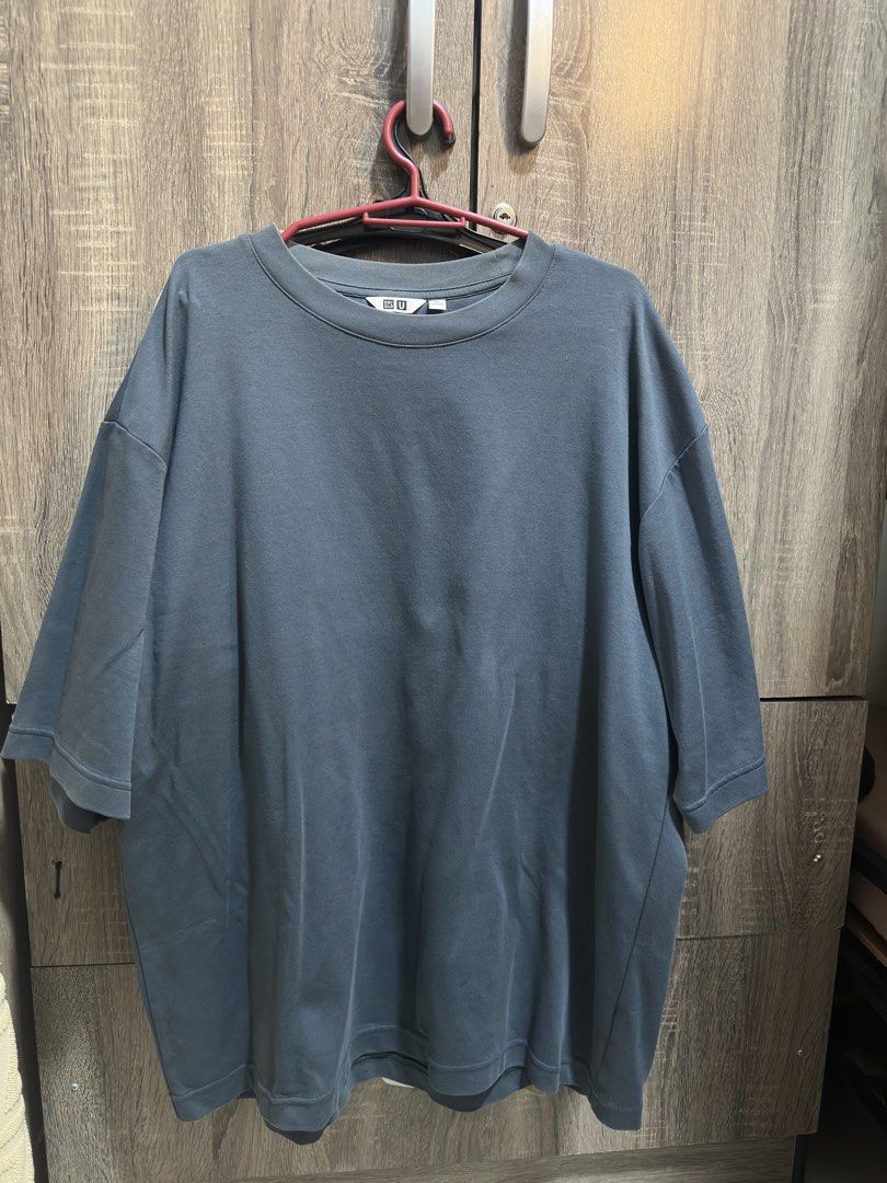 Uniqlo Airism Shirts (Category: Tshirts & Polo Shirts ) located in Manila. Submitted by anobodyxdc (Listing ID 1441748729, Image 3). Description: Decluttering Uniqlo Airism Shirts colors: Maroon, Beige, Blue,Grey, Olive Green, White 2x All in good condition All sizes are XL except for Grey size L P250 per pc get 2 for P400 get 3 for P650 get all 7 for P1,200 QC/Sampaloc MNL loc Shipping shouldered by buyee .