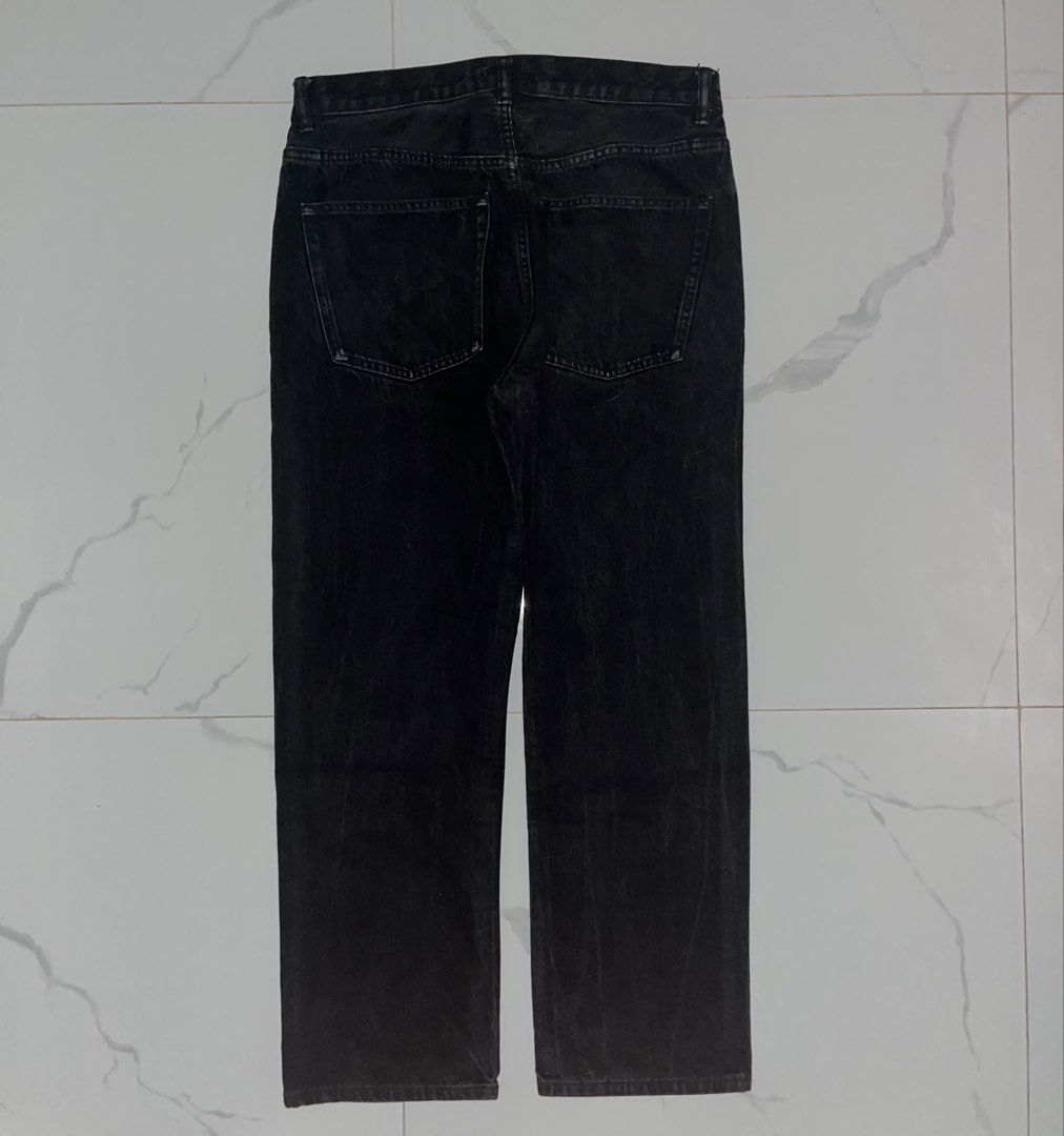Uniqlo U Black Denim Jeans (Category: Jeans) located in Taguig. Submitted by vnce. (Listing ID 1441692585, Image 2). Description: Rfs: Decluttering Details are in the photos. Colors may vary due to lighting. MOP: Maya & BPI +sf Negotiable Dimes: - Width - 16 - Inseam - 27 - Outseam - 38.5 - Hem - 8.