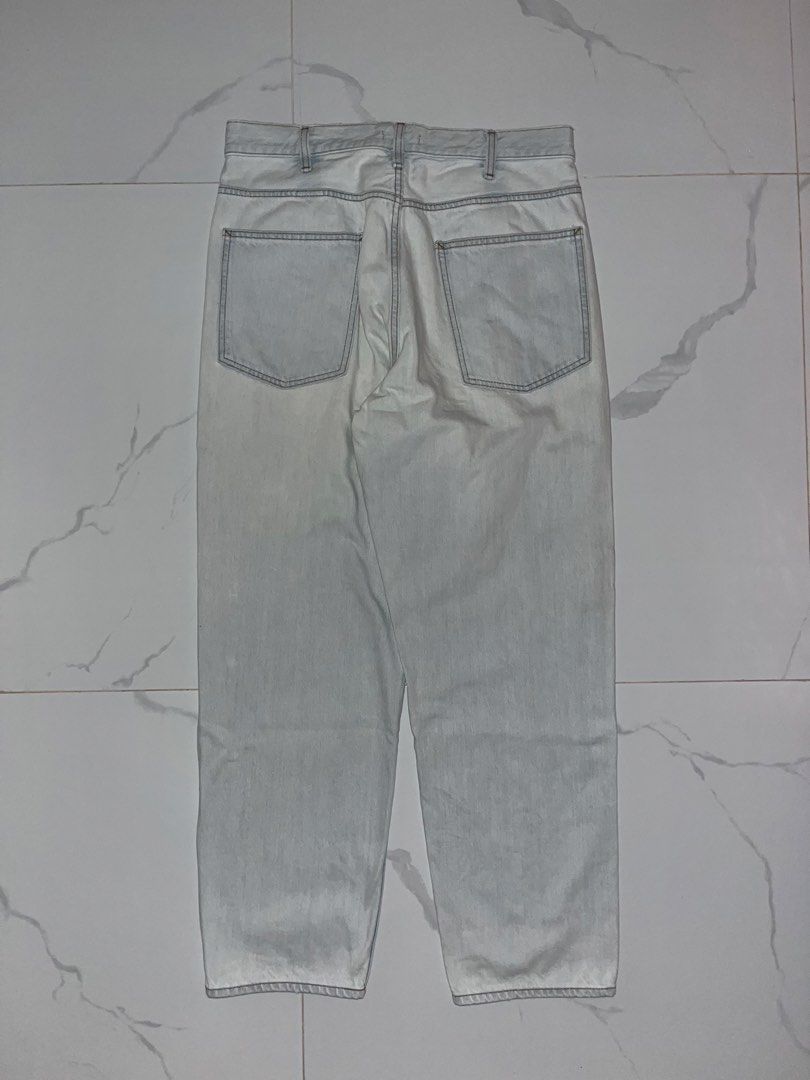 Uniqlo U Washed Denim Jeans (Category: Jeans) located in Taguig. Submitted by vnce. (Listing ID 1441692983, Image 2). Description: Rfs: Decluttering Details are in the photos. Colors may vary due to lighting. MOP: Maya & BPI +sf Negotiable Dimes: - Width - 16 - Inseam - 27 - Outseam - 39.5 - Hem - 7.5 .