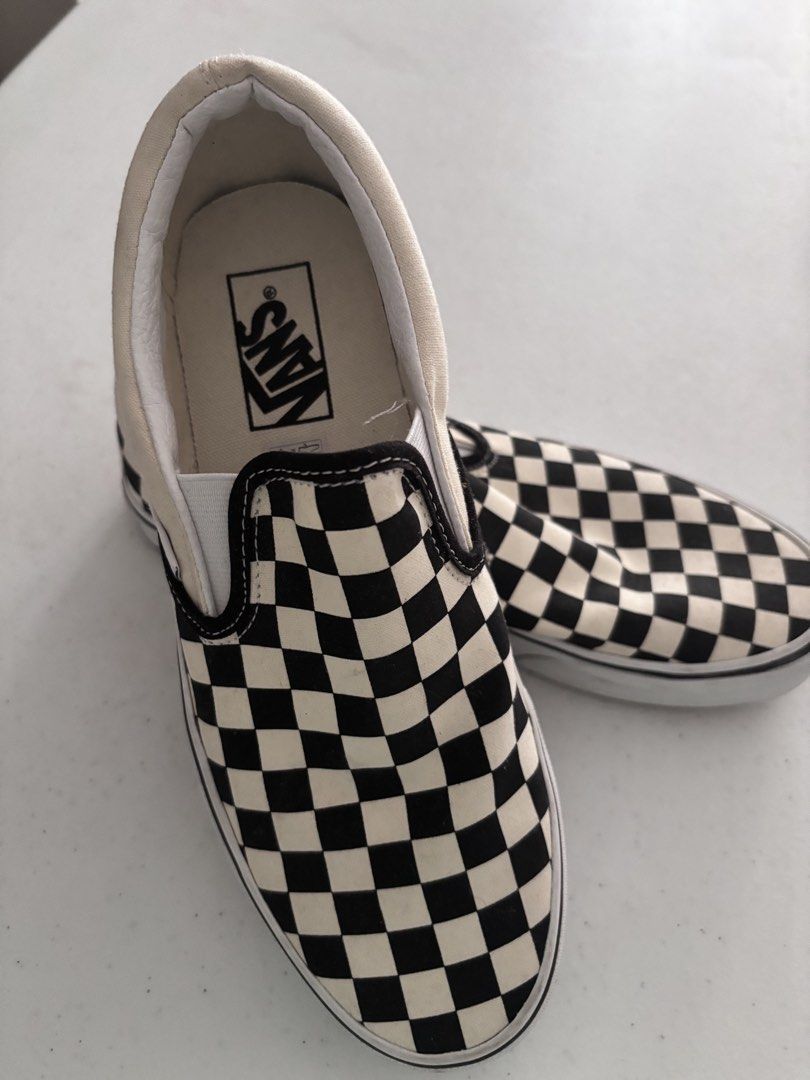 Unisex Vans original shoes (Category: Sneakers) located in Quezon City. Submitted by miss.fullmoon (Listing ID 1441588937, Image 1). Description: Size US Men 7.5 Women 9.