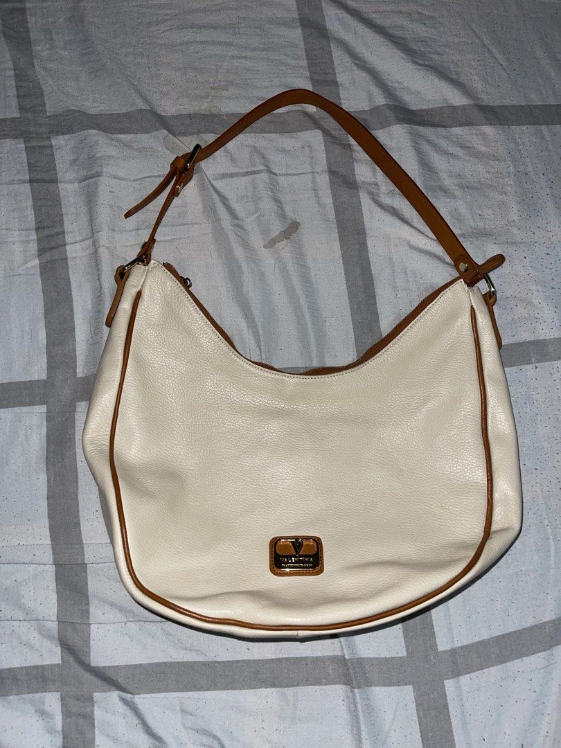 Valentina Pebble Leather Hobo Bag (Category: Luxury Bags & Wallets) located in Mandaluyong City. Submitted by jameelahll86103 (Listing ID 1441708183, Image 1). Description: hasn’t been used yet. the stain was there already when we got it:)) VALENTINA PEBBLE LEATHER HOBO BAG FOR SALE!!!.