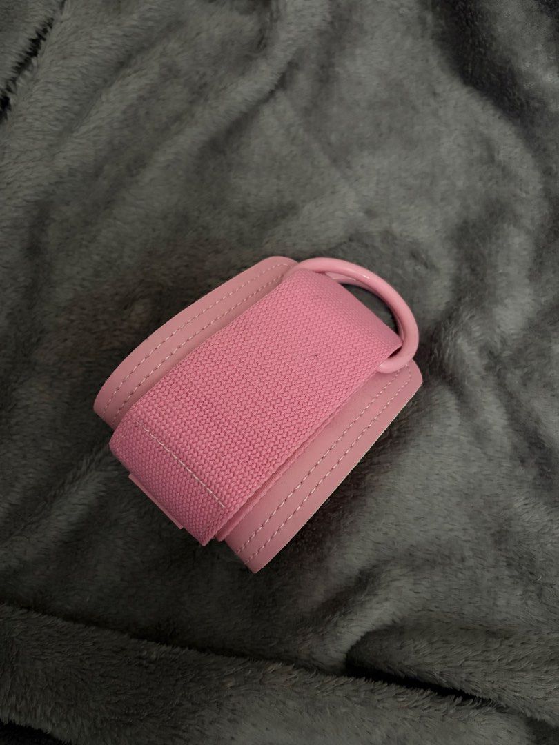 Valeo pink ankle straps (Category: Weights & Dumbbells) located in Quezon City. Submitted by declutteringgn (Listing ID 1441775052, Image 2). Description: Never been used RFS too thick for me.