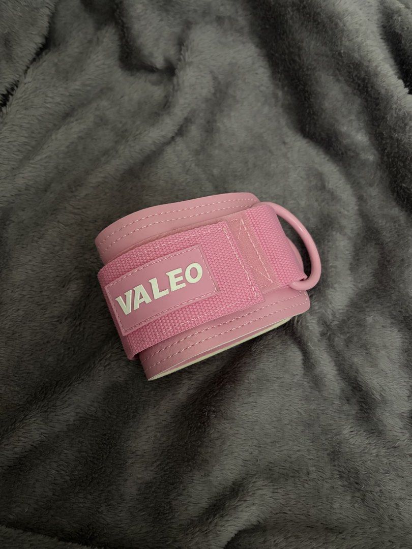 Valeo pink ankle straps (Category: Weights & Dumbbells) located in Quezon City. Submitted by declutteringgn (Listing ID 1441775052, Image 1). Description: Never been used RFS too thick for me.
