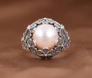(Category: ) located in . Submitted by shopping_collection (Listing ID 1441633338, Image 1). Description: .