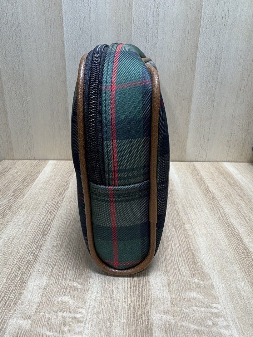 Vintage Ed Kruger "Wild Sports Bag" Plaid Toiletry Pouch / Cosmetic Case (Category: Luxury Bags & Wallets) located in Mangaldan. Submitted by thriflip_online_shop (Listing ID 1441648544, Image 3). Description: Pre-loved item! Expect sign of wear! What you see is what you get! Size: 21 cm x 16 cm x 6 cm .
